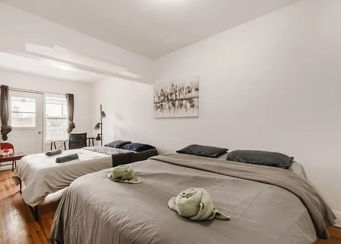 One Bedroom Apartment Near Frontenac Metro 2159-05