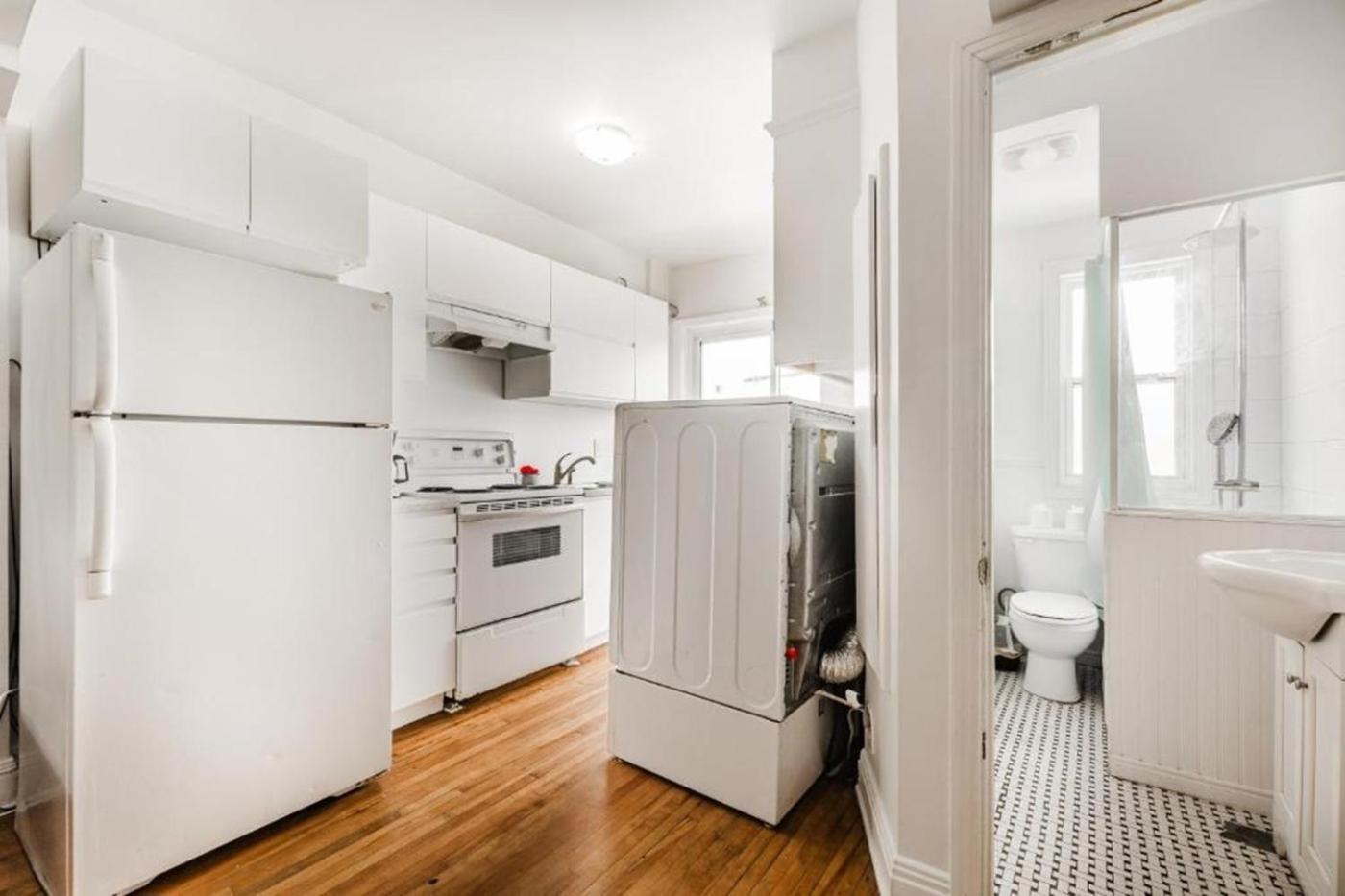Apartment One Bedroom Near Frontenac Metro 2159-05
