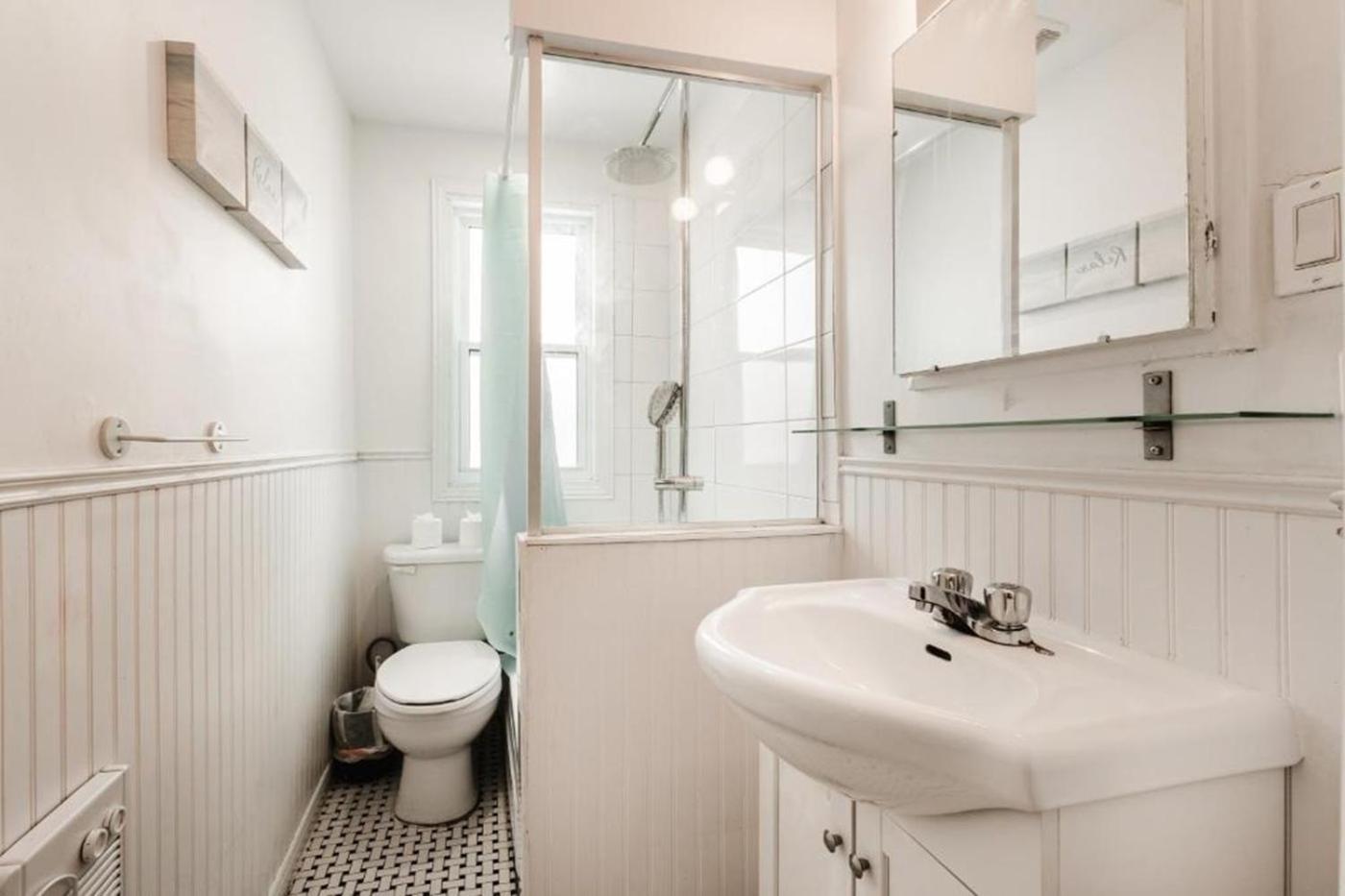 Apartment One Bedroom Near Frontenac Metro 2159-05 Montreal